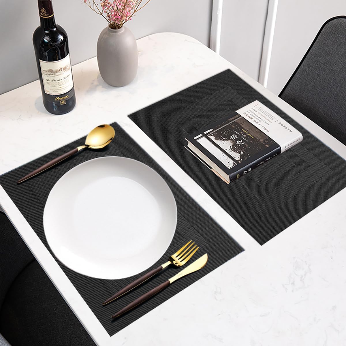 PIGCHCY Placemats,Washable Vinyl Woven Table Mats,Elegant Durable Placemats for Dining Table Set of 4 (18 x 12 inches, Pure Black)