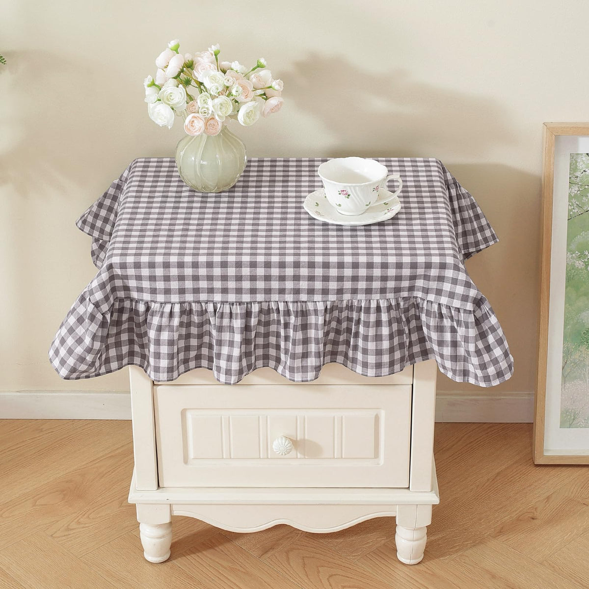 Wolkemer Black and White Gingham Ruffled Oval Tablecloth, 60x84 Inch