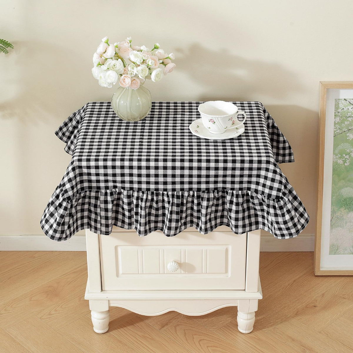Wolkemer Black and White Gingham Ruffled Oval Tablecloth, 60x84 Inch