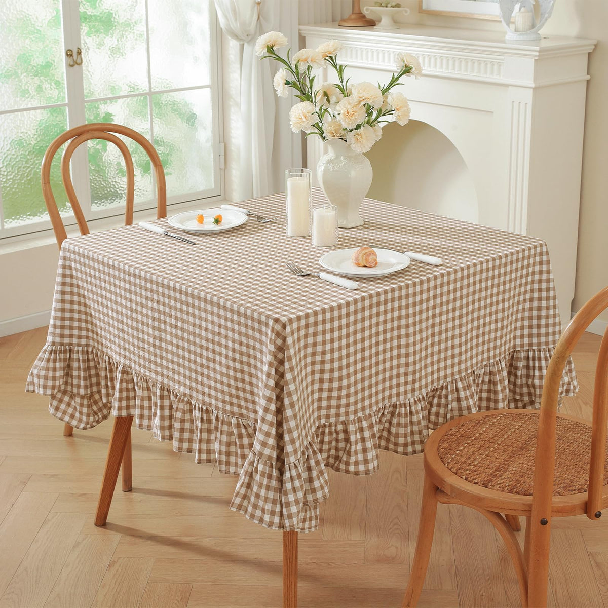 Wolkemer Black and White Gingham Ruffled Oval Tablecloth, 60x84 Inch