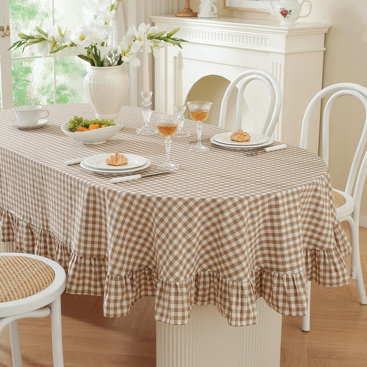 Wolkemer Black and White Gingham Ruffled Oval Tablecloth, 60x84 Inch