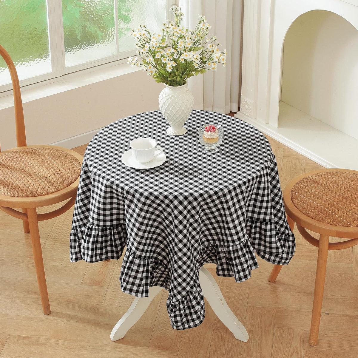 Wolkemer Black and White Gingham Ruffled Oval Tablecloth, 60x84 Inch
