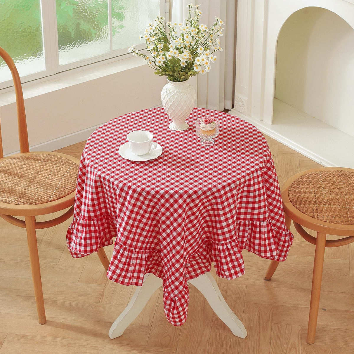 Wolkemer Black and White Gingham Ruffled Oval Tablecloth, 60x84 Inch